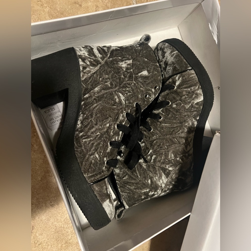 Steve Madden velvet boots